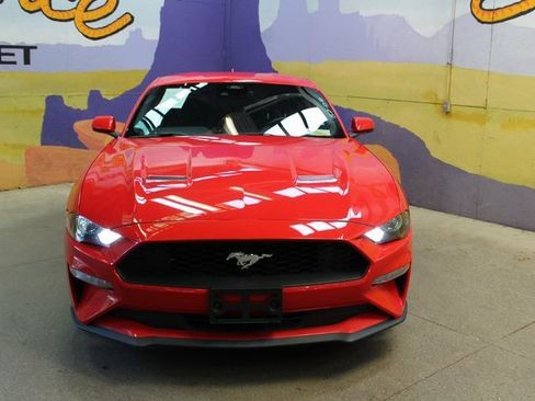 Used 2022 Ford Mustang Coupe image 3