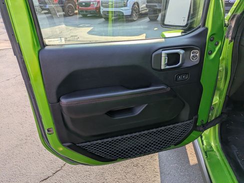 Used 2018 Jeep Wrangler Unlimited Rubicon AWD/4WD image 12
