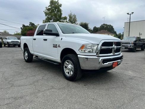 Used 2017 RAM 3500 Tradesman w/ Chrome Appearance Group AWD/4WD image 4