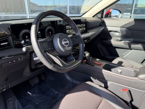Used 2025 Nissan Kicks SR w/ SR Premium Package image 31