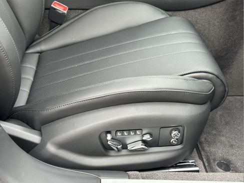 New 2026 Bentley Flying Spur V8 AWD/4WD image 21