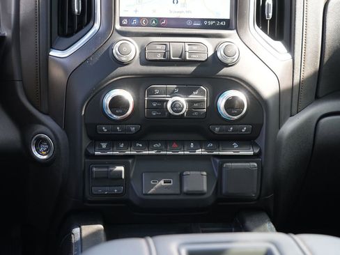 Used 2020 GMC Sierra 3500 AT4 w/ AT4 Premium Package AWD/4WD image 25