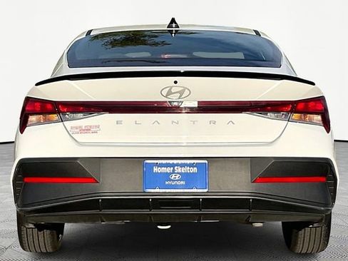 Certified 2025 Hyundai Elantra Sport image 4