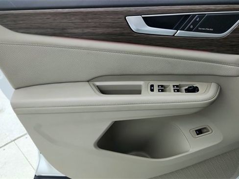 Used 2024 Volkswagen Atlas SEL Premium R-Line image 39