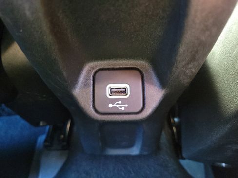 Used 2022 Jeep Renegade Latitude image 12