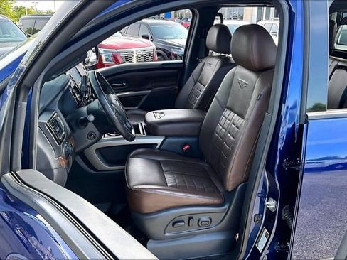 Used 2022 Nissan Titan Platinum Reserve w/ Moonroof Package AWD/4WD image 18