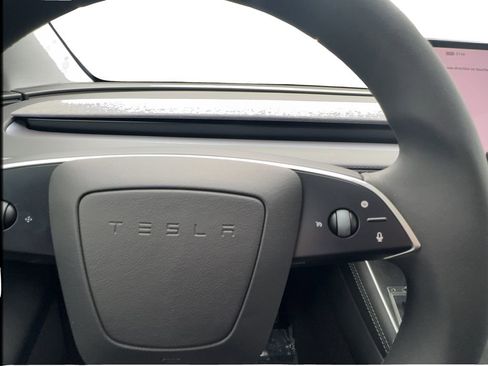 Used 2026 Tesla Model Y Long Range AWD/4WD image 41