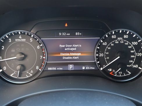 Used 2022 Nissan Armada SL w/ Midnight Edition Package RWD image 11