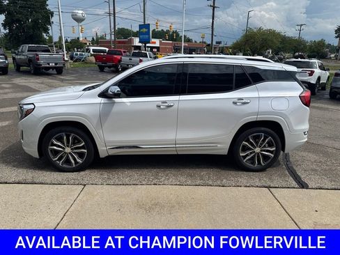 Used 2020 GMC Terrain Denali w/ Denali Premium Package FWD image 7