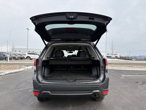 Used 2021 Subaru Forester Limited w/ Popular Package #3 image 11
