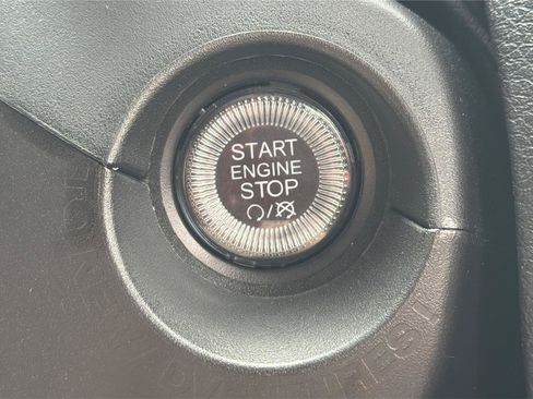 Used 2023 Jeep Renegade Latitude AWD/4WD image 33