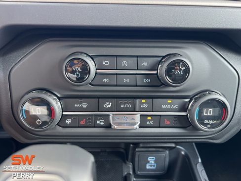 New 2025 Ford Bronco Outer Banks image 16