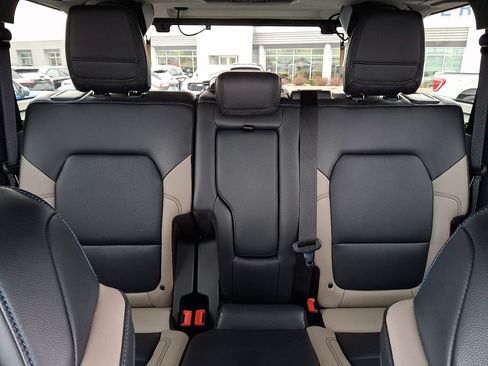 Used 2024 Ford Bronco Wildtrak image 19