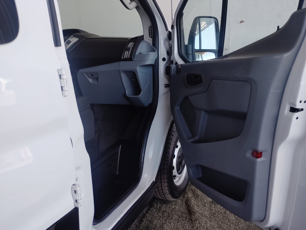 Used 2019 Ford Transit 150 XL RWD image 10