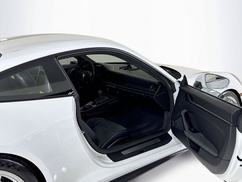Used 2025 Porsche 911 GT3 w/ Chrono Package RWD image 27
