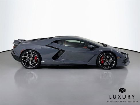 Used 2024 Lamborghini Revuelto image 5