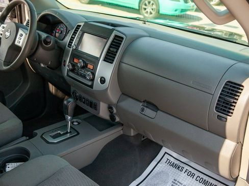 Used 2021 Nissan Frontier SV image 11