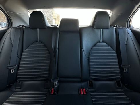 Used 2019 Toyota Camry L image 23