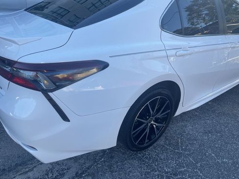 Used 2021 Toyota Camry SE image 4