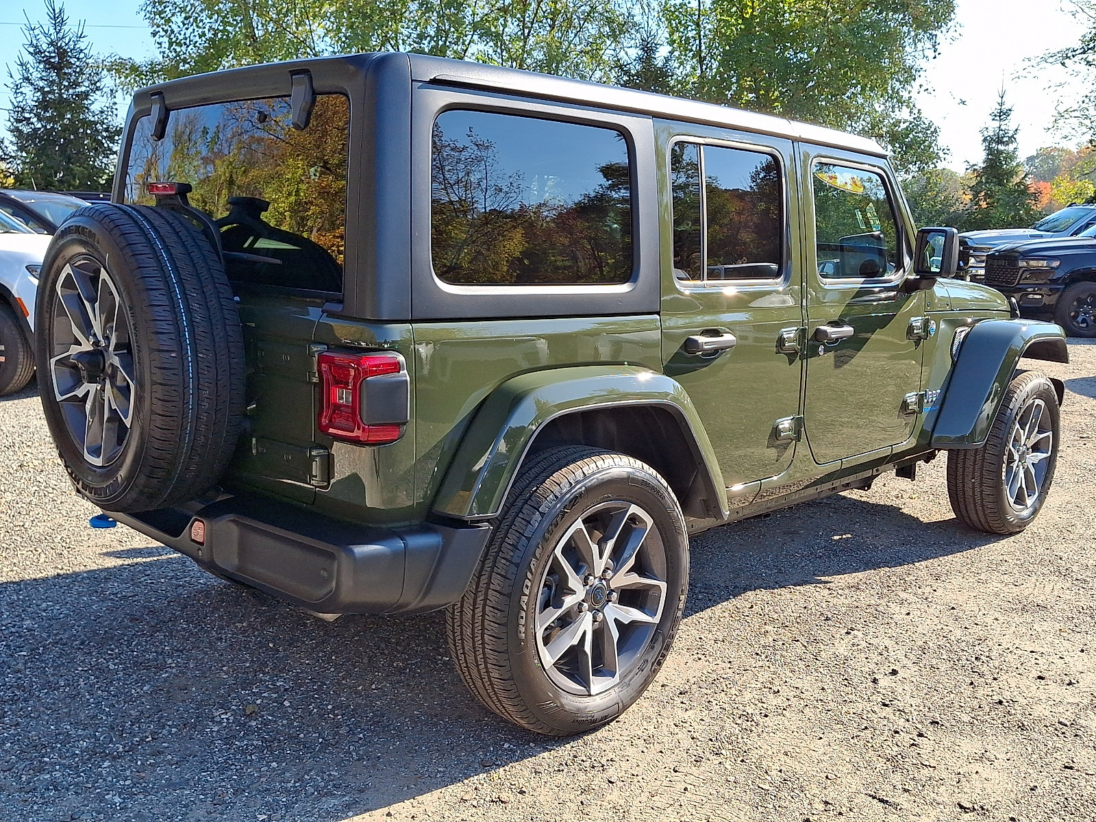 Used 2024 Jeep Wrangler Unlimited w/ Convenience Group AWD/4WD image 6