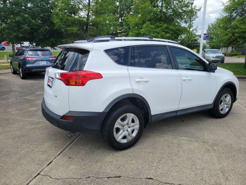 Used 2013 Toyota RAV4 LE FWD image 11