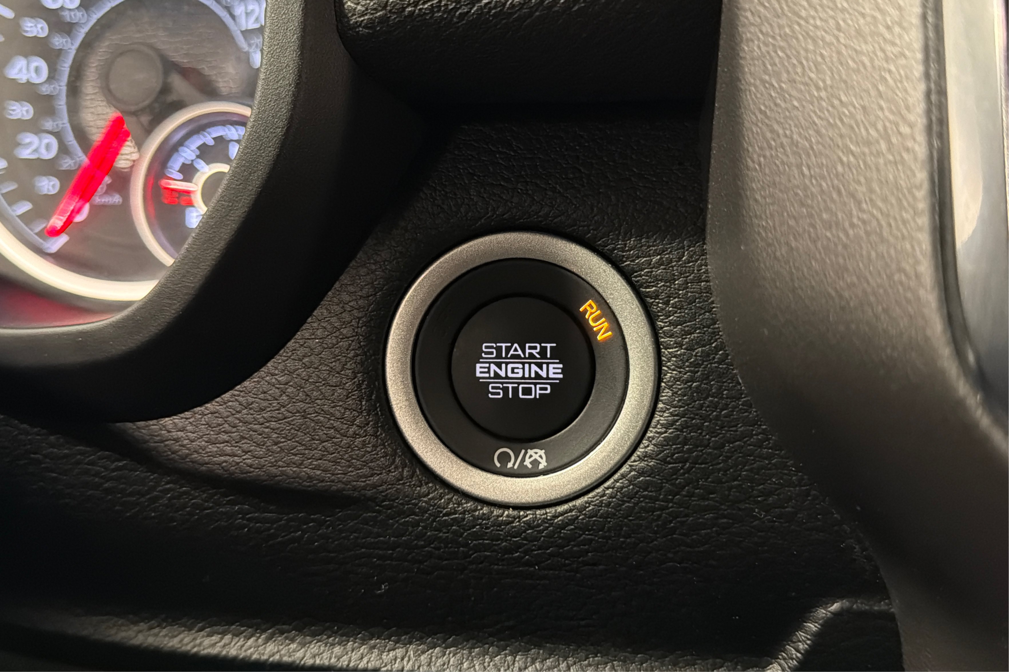 Used 2026 RAM 1500 Laramie AWD/4WD image 35