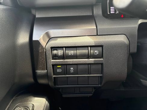 Certified 2025 Toyota 4Runner SR5 AWD/4WD image 15