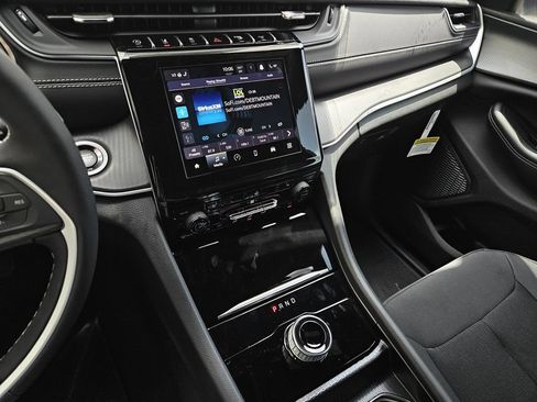 New 2026 Jeep Grand Cherokee L 2WD image 15