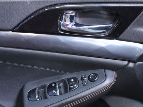 Used 2020 Nissan Maxima SR image 17