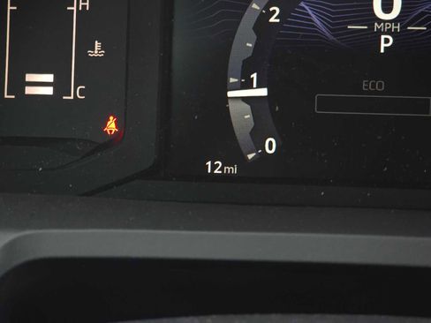 Certified 2025 Toyota Tacoma SR5 image 27