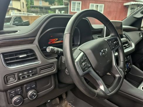 Used 2023 Chevrolet Tahoe Z71 w/ Luxury Package AWD/4WD image 10
