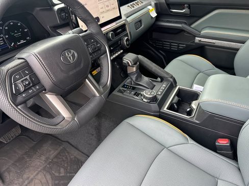 Certified 2025 Toyota Tacoma Trailhunter image 12