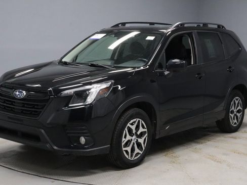 Used 2022 Subaru Forester Premium image 7