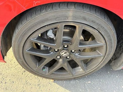 Used 2025 Honda Civic Sport image 2