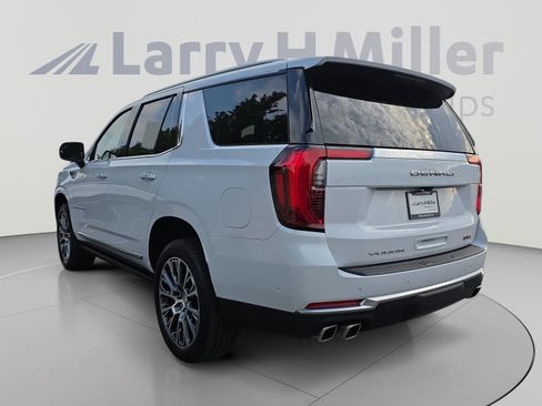 Used 2026 GMC Yukon Denali w/ Sun & Power Step Package AWD/4WD image 3