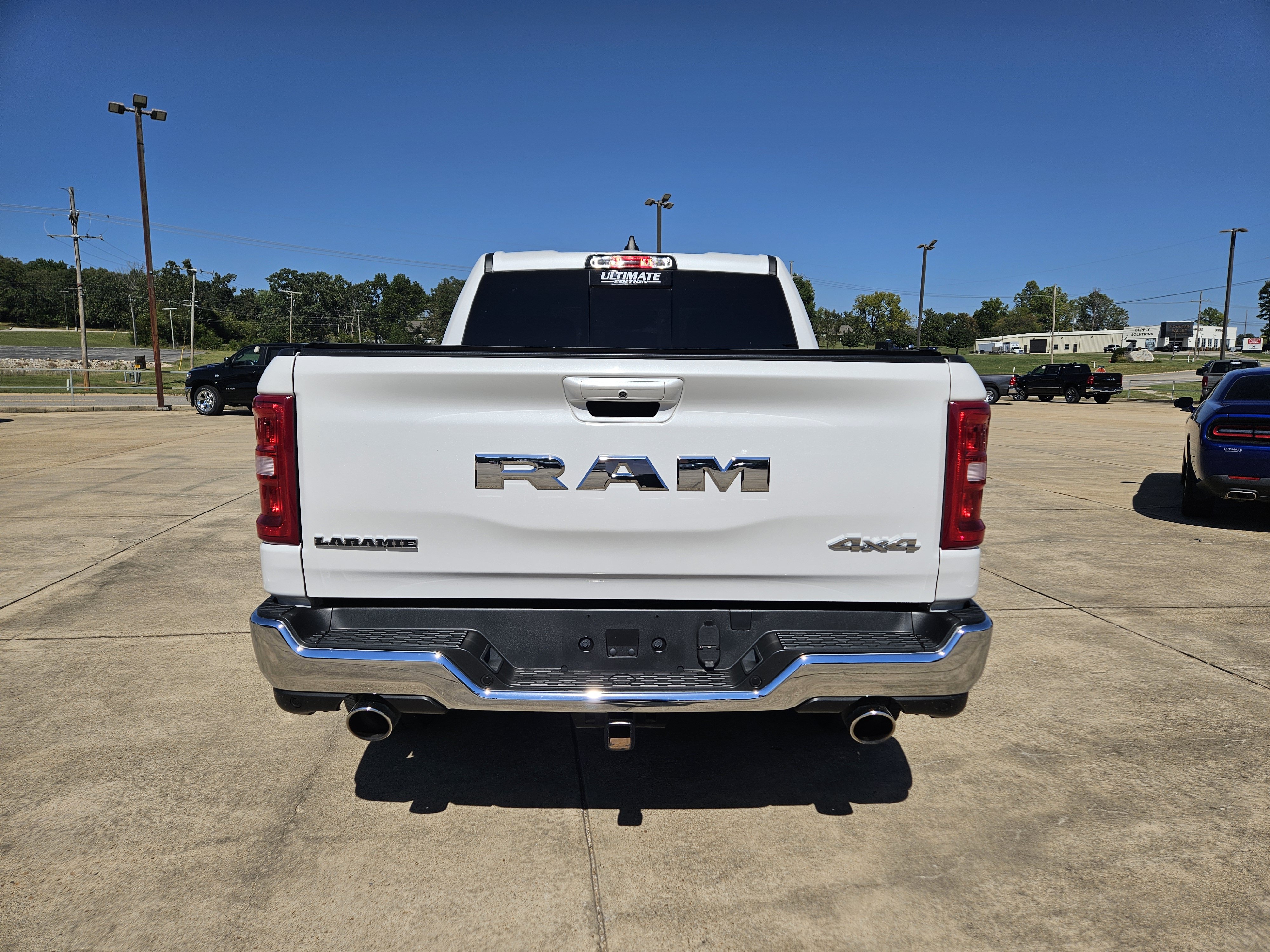 Used 2025 RAM 1500 Laramie AWD/4WD image 5