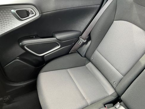 Used 2025 Kia Soul LX w/ LX Technology Package image 37