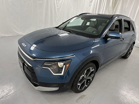 New 2025 Kia Niro EX Touring image 7