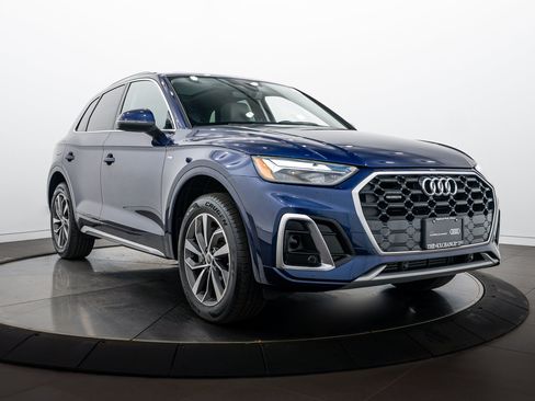 Certified 2023 Audi Q5 2.0T Premium w/ Convenience Package AWD/4WD image 2