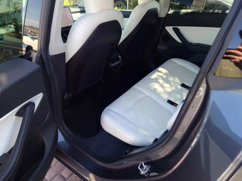 Used 2020 Tesla Model Y Long Range image 13