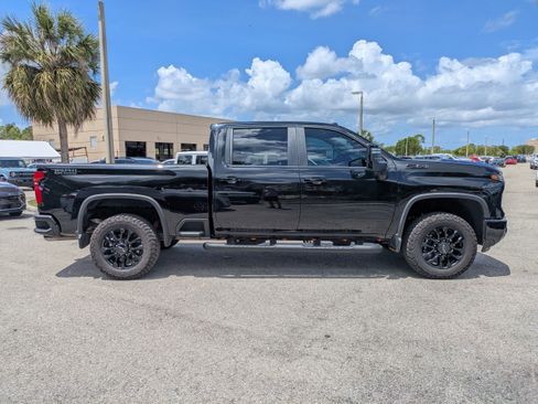 Used 2025 Chevrolet Silverado 2500 LT w/ Trail Boss Package AWD/4WD image 4