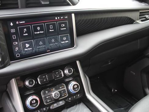 Used 2024 GMC Yukon Denali image 15