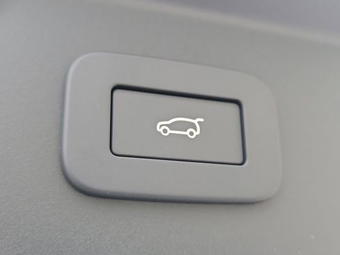 New 2026 Land Rover Range Rover Velar S AWD/4WD image 12