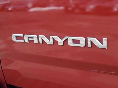 Used 2016 GMC Canyon SLT w/ Driver Alert Package image 7