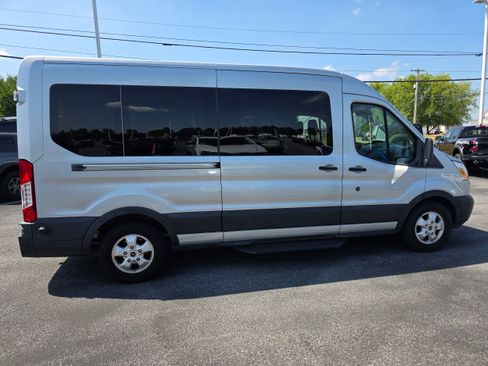 Used 2019 Ford Transit 350 XLT RWD image 4
