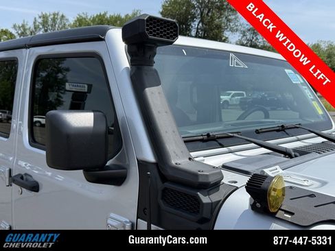Used 2022 Jeep Gladiator Sport image 29