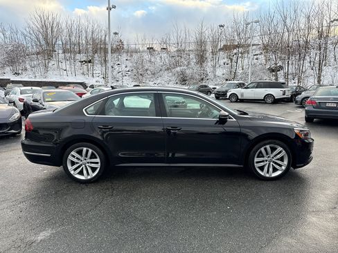 Used 2018 Volkswagen Passat 2.0T SE image 12
