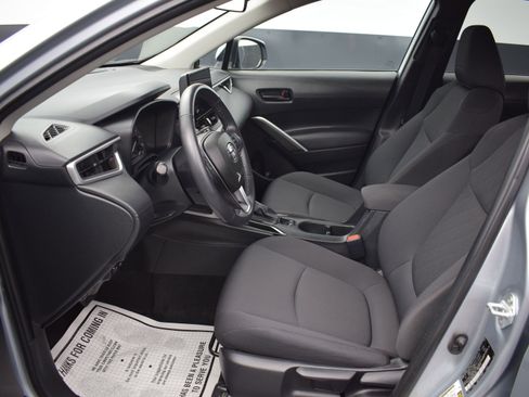 Used 2023 Toyota Corolla Cross LE w/ Black Badges Package (TMS) image 13