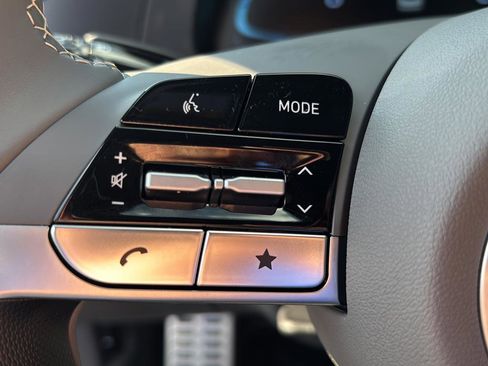 Certified 2025 Hyundai Elantra Sport image 34