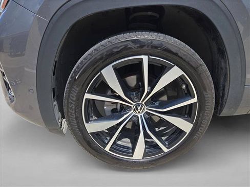 Used 2024 Volkswagen Atlas SEL Premium R-Line AWD/4WD image 25